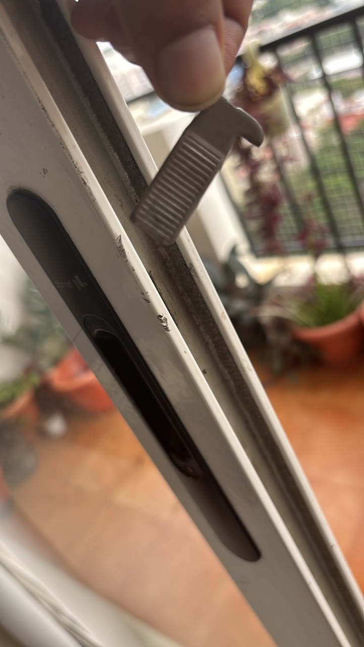 Aluminium Window Lock Replacement at Raja Aristos Apartments, Bengaluru - Kutbi Aluminium Glass & Hardware (Before)