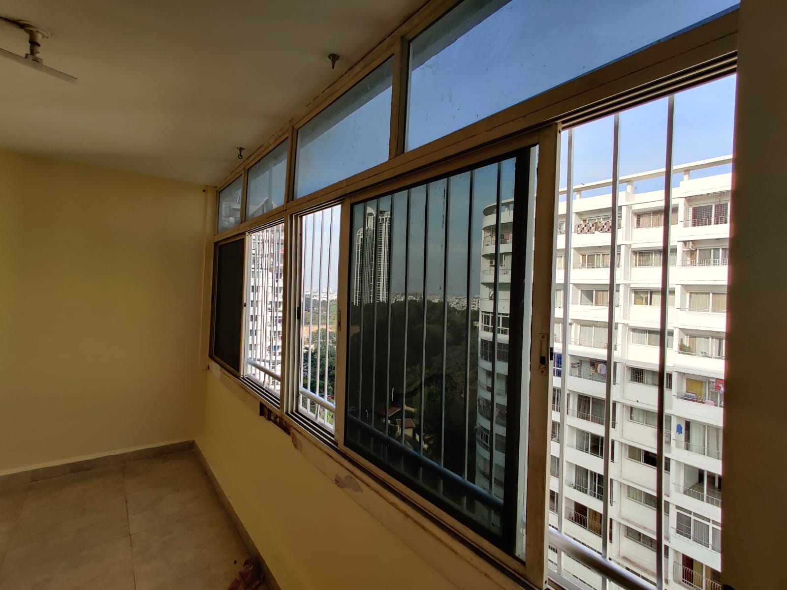 Aluminium Window Repair in Klassik Benchmark, Bannerghatta Road, Kalena Agrahara, Bengaluru, Karnataka 560076 - Kutbi Aluminium Glass & Hardware