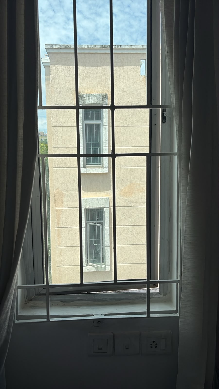 Aluminium Window Hardware Replacement in Brigade Meadows, Bengaluru, Bengaluru - Kutbi Aluminium Glass & Hardware