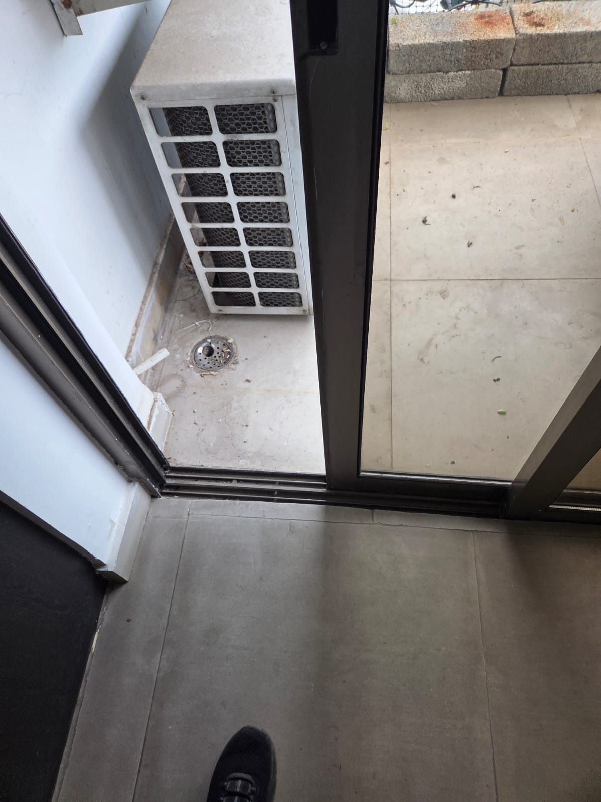 Aluminium Sliding Door Wheel Replacement in Halasuru, Bengaluru, Bengaluru - Kutbi Aluminium Glass & Hardware