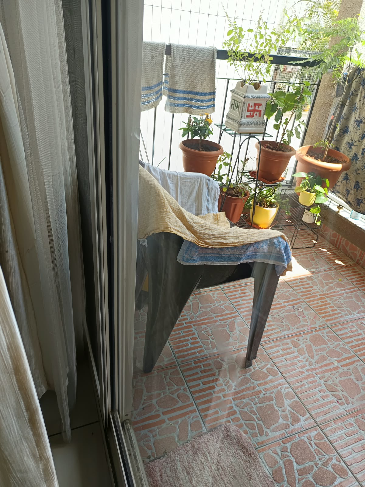 Aluminium Sliding Window Wheel Replacement in Sobha Hillview Apartments, Kanakapura Road, Bengaluru, Karnataka, Bengaluru - Kutbi Aluminium Glass & Hardware