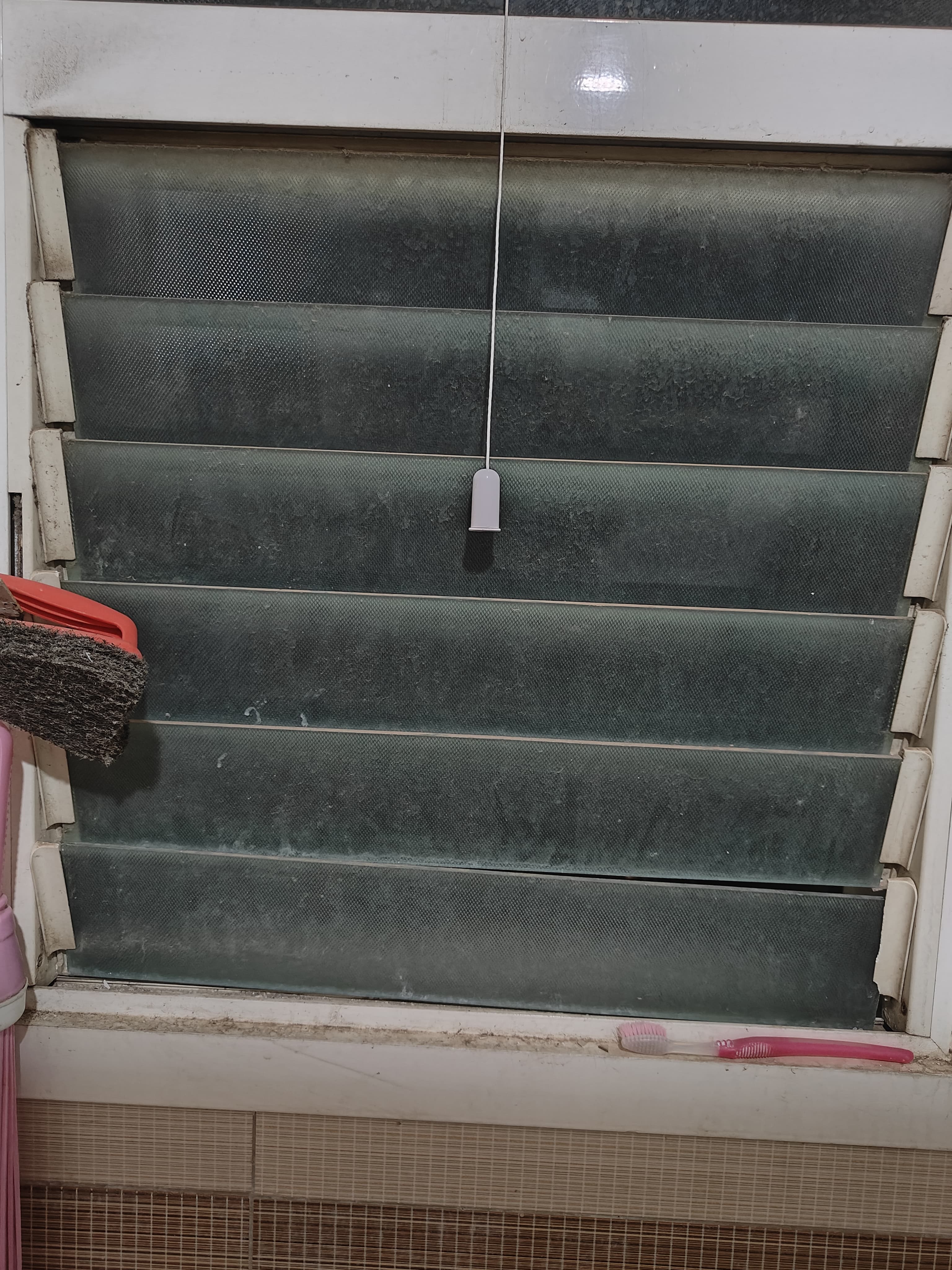 Bathroom Louver Replacement before repair at Sobha Forest View, Kanakapura Road, Bengaluru - Kutbi Aluminium Glass & Hardware